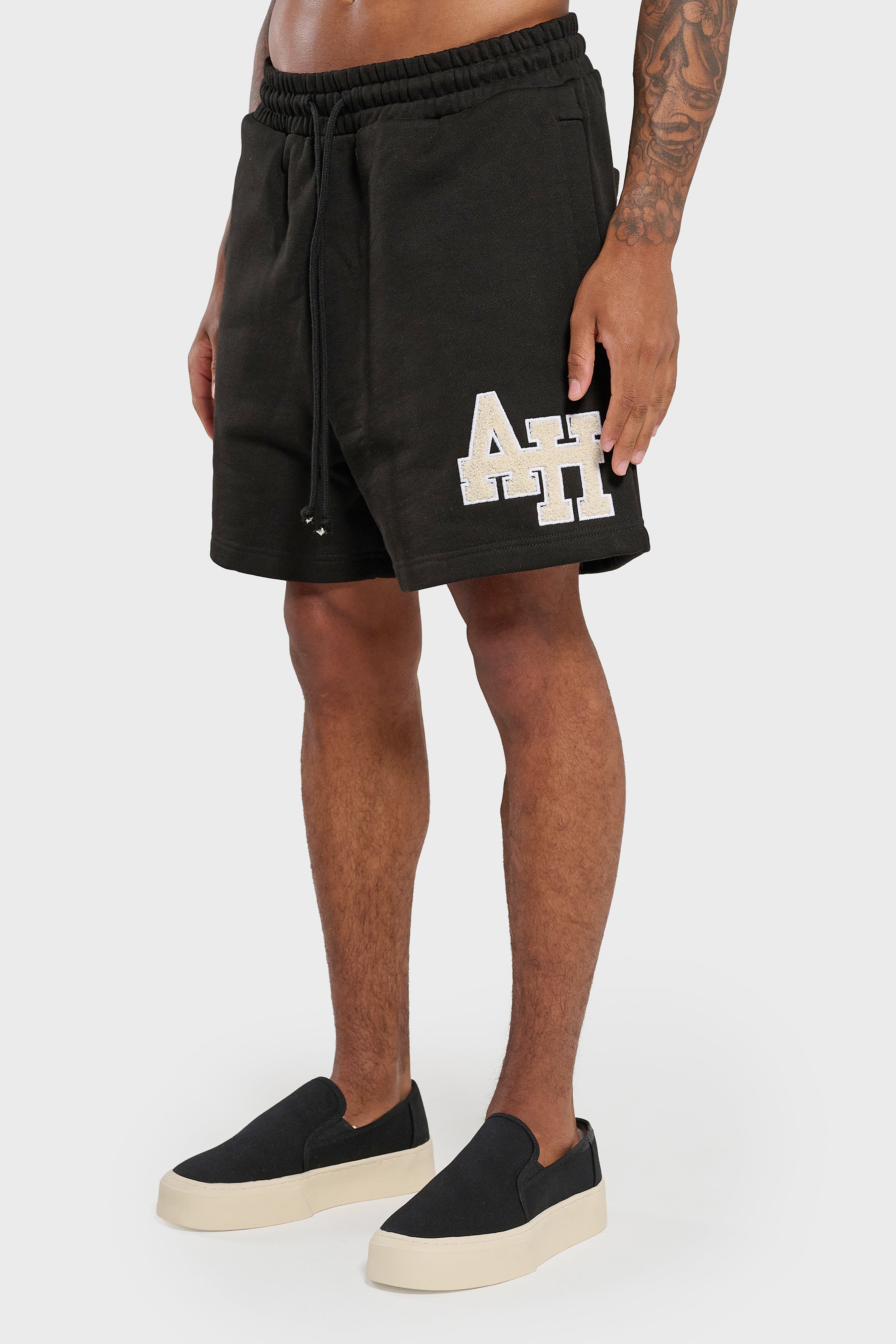 COLLEGE SHORTS - BLACK