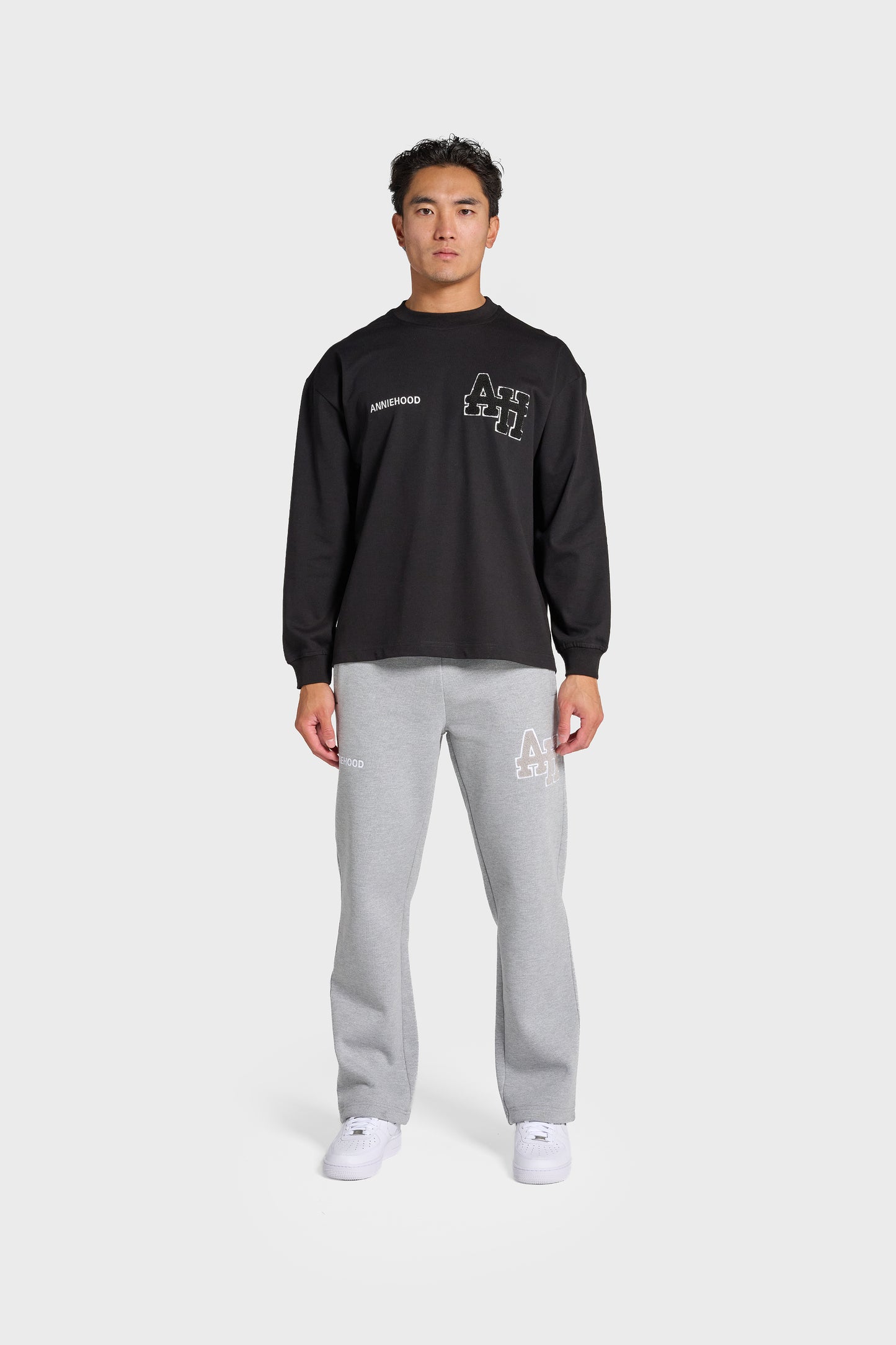 L/S COLLEGE TSHIRT - BLACK