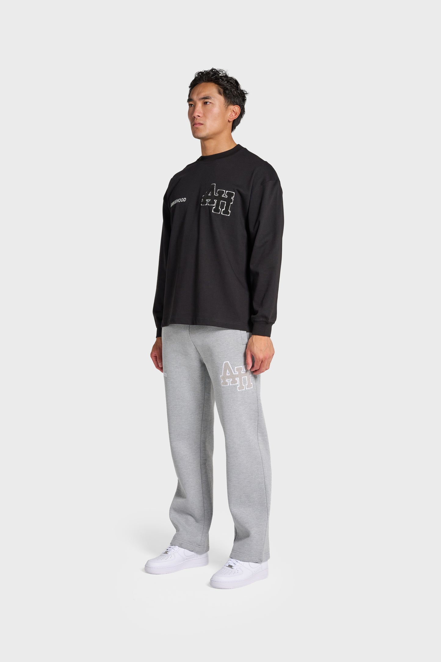 L/S COLLEGE TSHIRT - BLACK